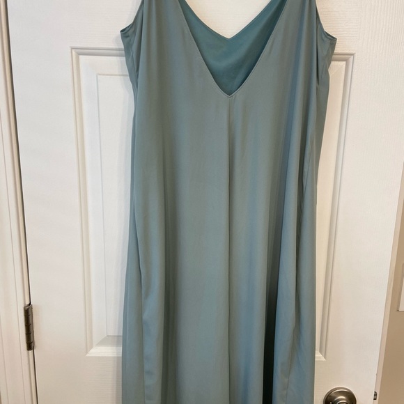Show Me Your Mumu Jolie Silver Sage Maxi Dress Sz Medium - Picture 11 of 12